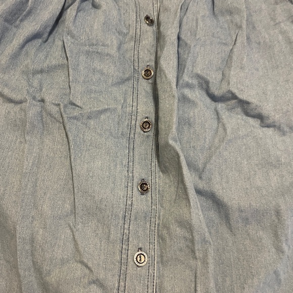 Adorable denim skirt with buttons - Picture 2 of 7